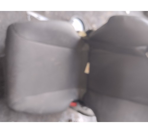 Сиденье правое (пассажирское)