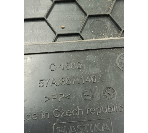 Обшивка багажника задняя правая