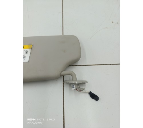 Козырек солнцезащитный правый