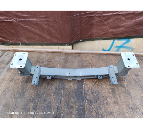 Усилитель переднего бампера