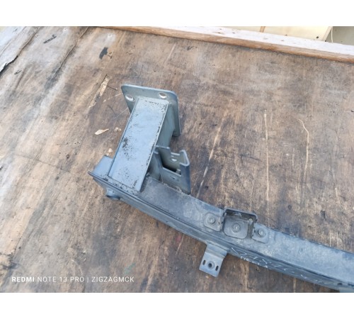 Усилитель переднего бампера