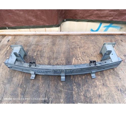 Усилитель переднего бампера