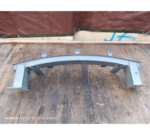 Усилитель переднего бампера