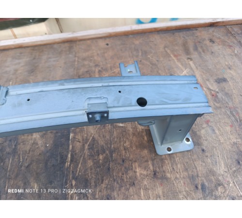 Усилитель переднего бампера