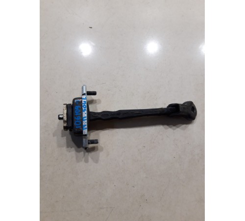 Ограничитель двери(передний правый)