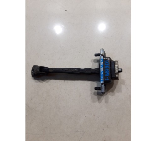 Ограничитель двери(передний правый)