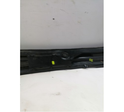 Жабо лобового стекла