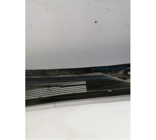 Жабо лобового стекла