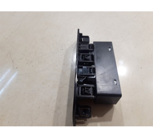 Кнопка стеклоподъемника (задняя, левая)