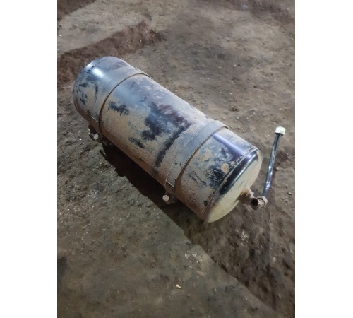 Воздушный резервуар балон левый