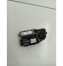 Моторчик люка крыши передний