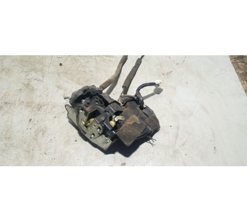 Замок двери задней левой