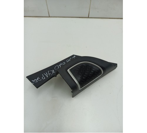 Угол двери передний правый внутренний с динамиком