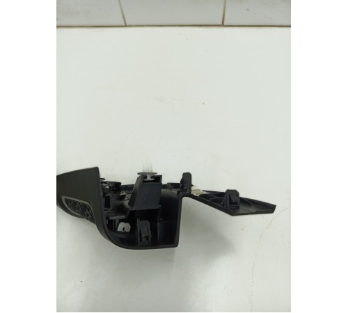 Угол двери передний правый внутренний с динамиком