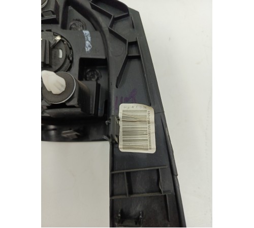 Угол двери передний правый внутренний с динамиком