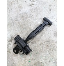 Ограничитель двери задний левый 