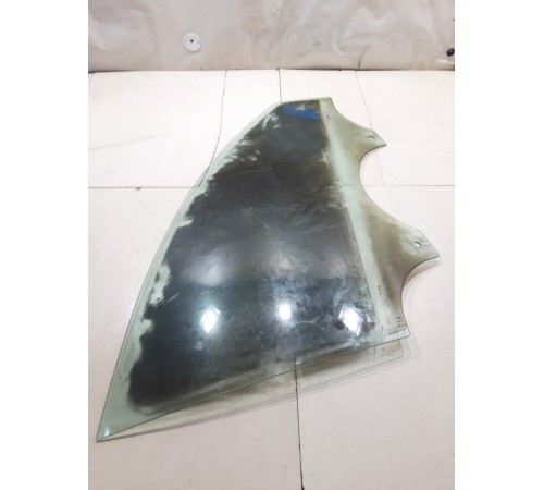 Стекло двери (переднее правое)