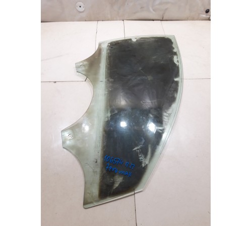 Стекло двери (переднее правое)