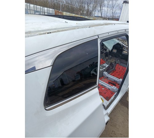 Глухое стекло заднее правое