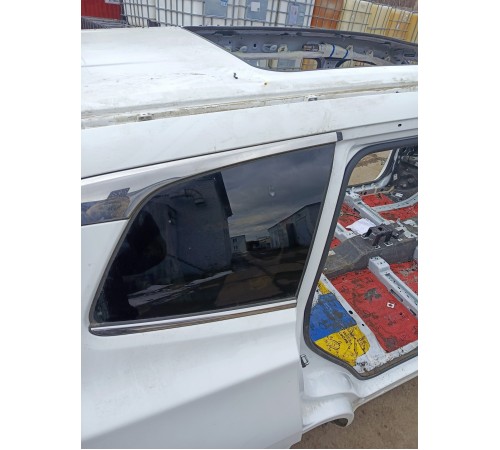 Глухое стекло заднее правое