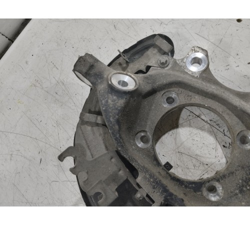 Поворотный кулак задний правый