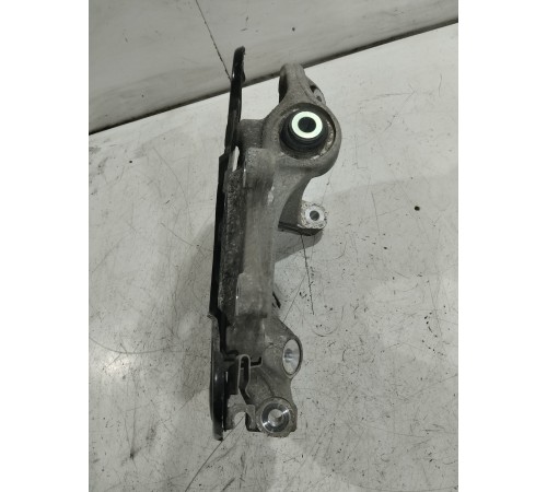 Поворотный кулак задний правый