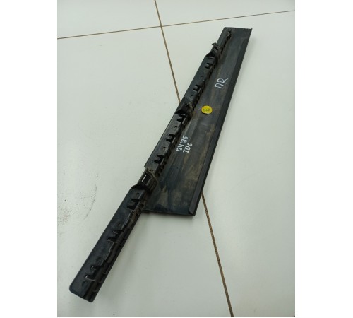 Накладка молдинг двери передний правый