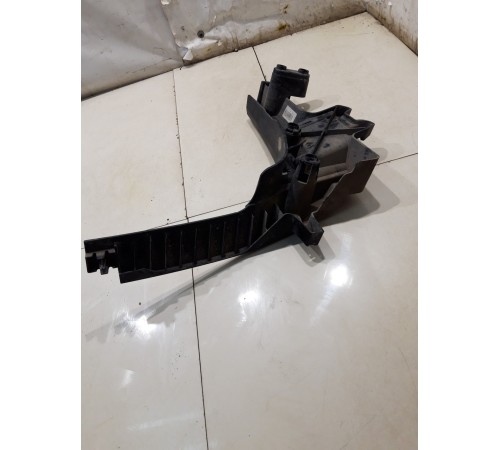 Кронштейн заднего бампера (левый)