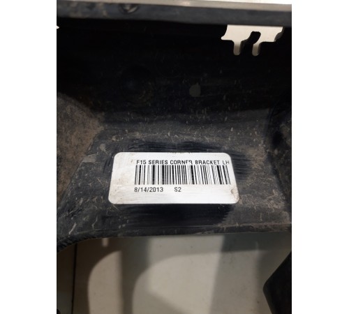 Кронштейн заднего бампера (левый)