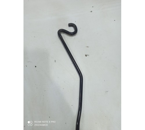 Держатель капота