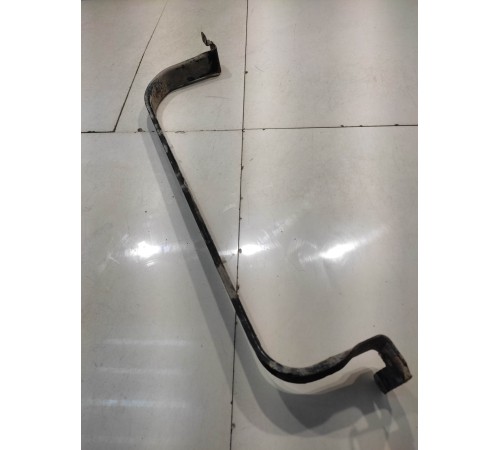 крепление топливного бака