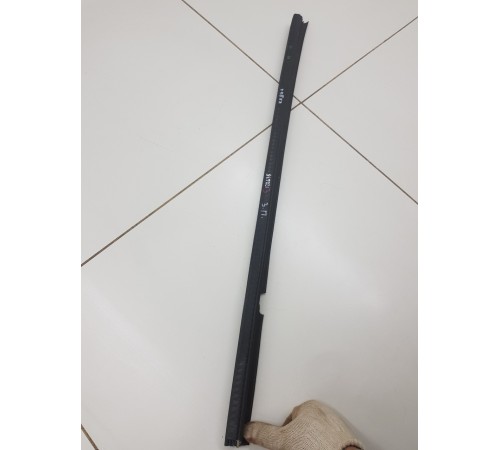 Уплотнитель стека двери задний правый внутренний