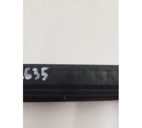 Уплотнитель стека двери задний правый внутренний