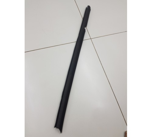 Уплотнитель стека двери задний правый внутренний