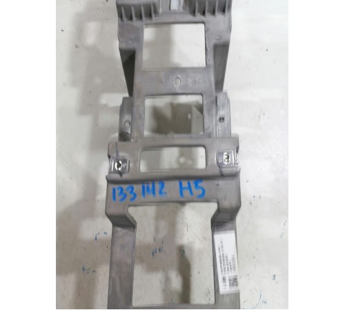 Кронштейн центральной консоли