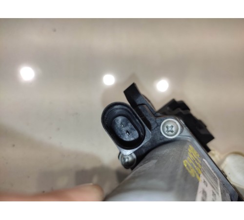 Механизм фиксации двери (задний левый)