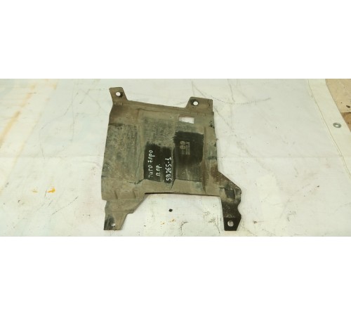 Защита двигателя пластиковая правая