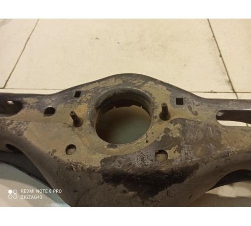 Рычаг подвески (задний, правый)