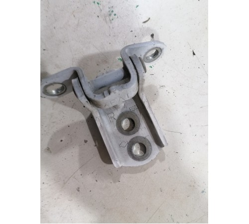 Петля двери задняя левая нижняя