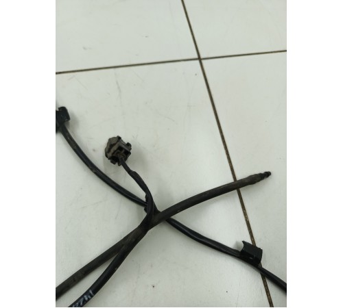 Электропроводка форсунок омывателя лобового стекла