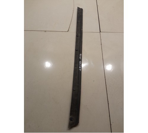 Уплотнитель капота