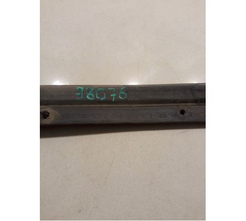 Уплотнитель капота