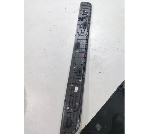 Накладка порога,передняя левая