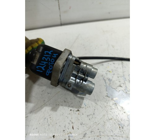 Кран ручного тормоза на панели рычажковый