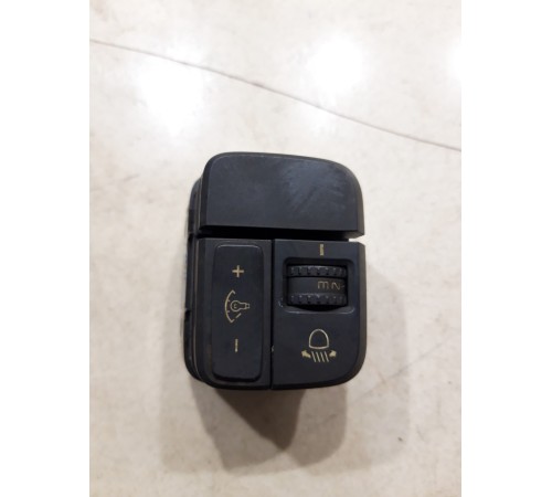 Кнопка корректора фар