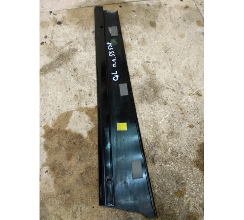 Молдинг передней левой двери