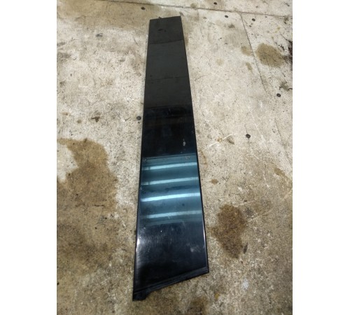 Молдинг передней левой двери