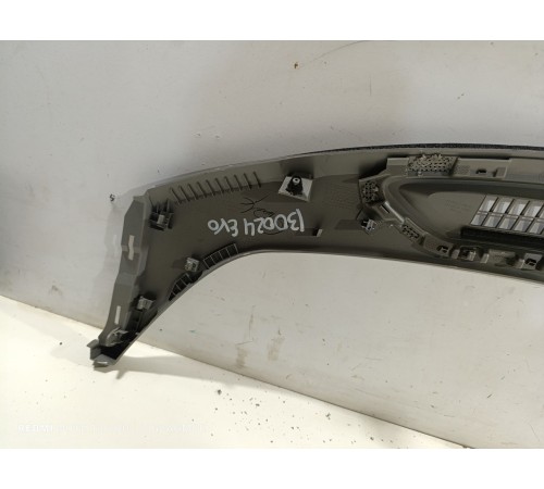 Накладка торпедо под лобовое стекло