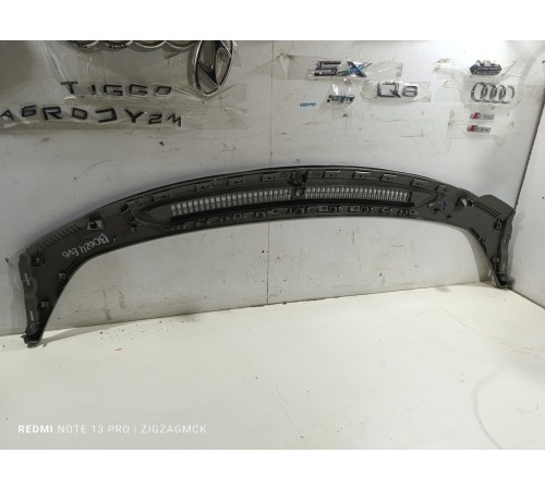 Накладка торпедо под лобовое стекло