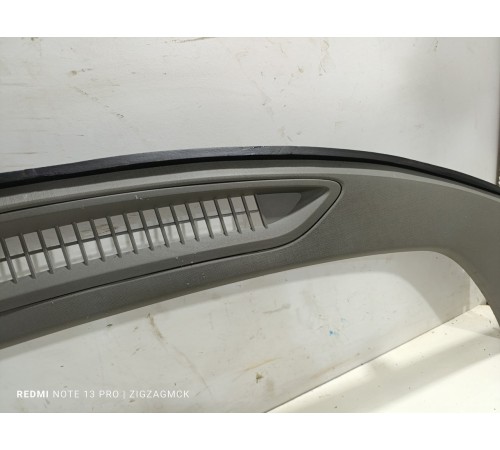 Накладка торпедо под лобовое стекло